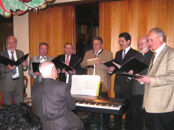Die Feringer Vocalisten sange "Corramos" (in spanischer Sprache) und "Senora Dona Maria"